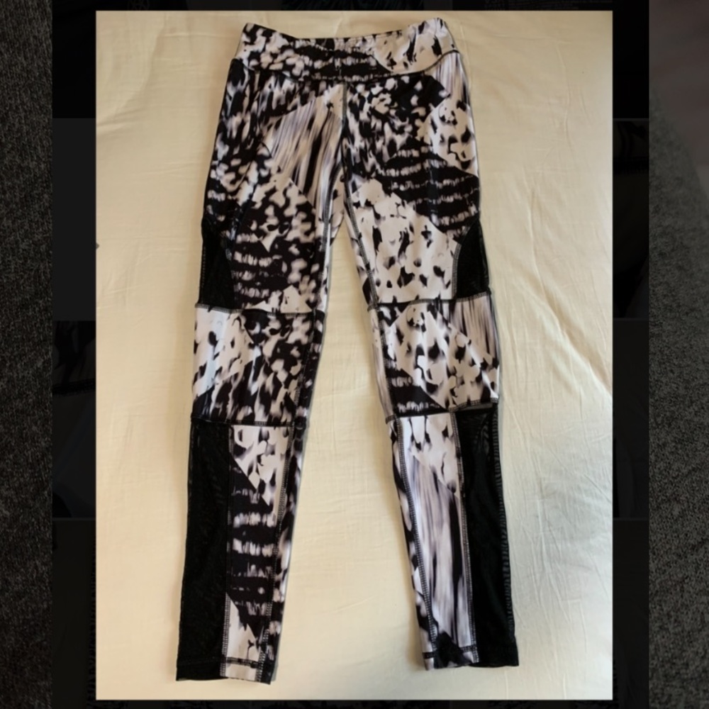 Mono B leggings